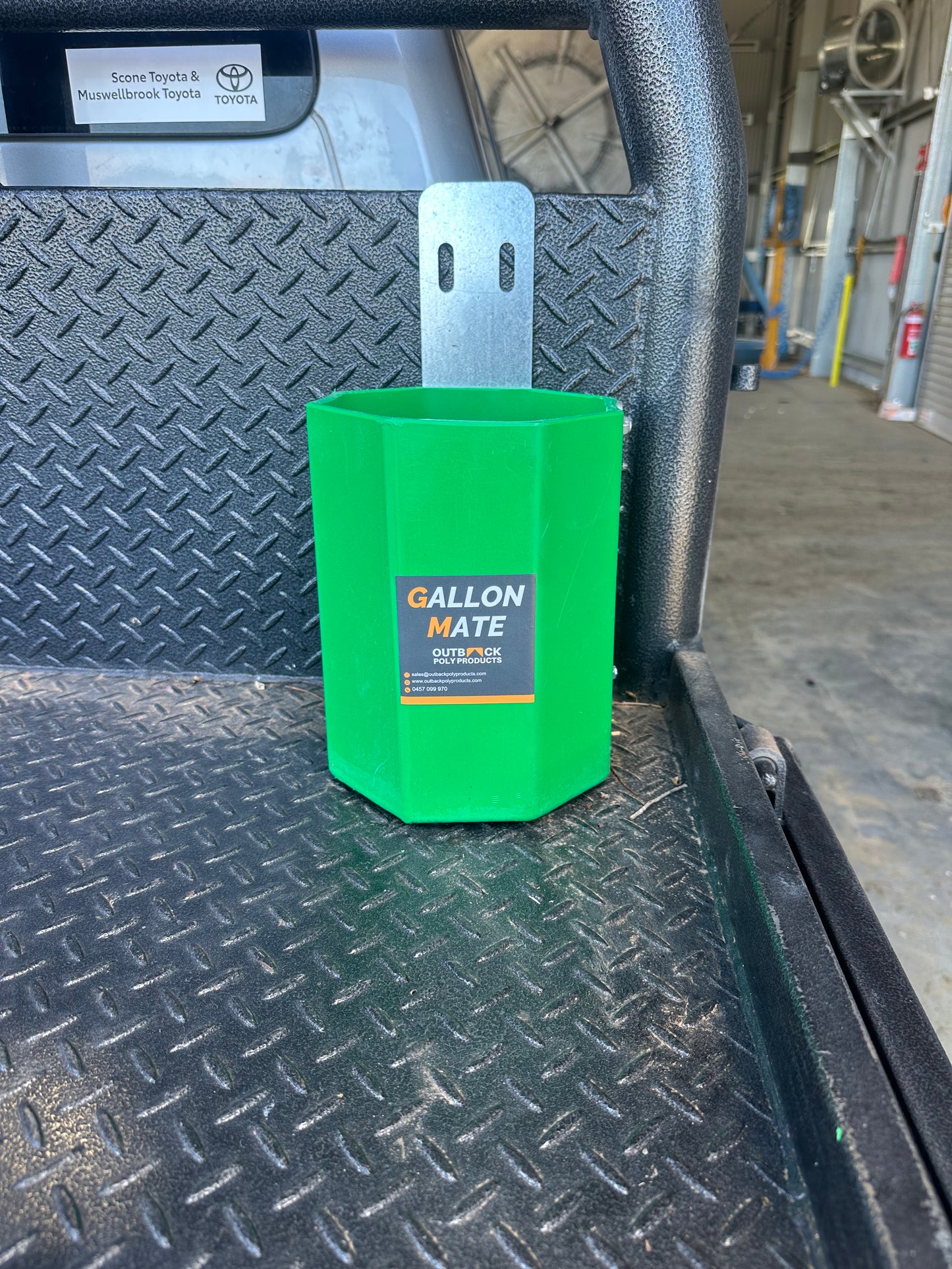 Gallon-Mate