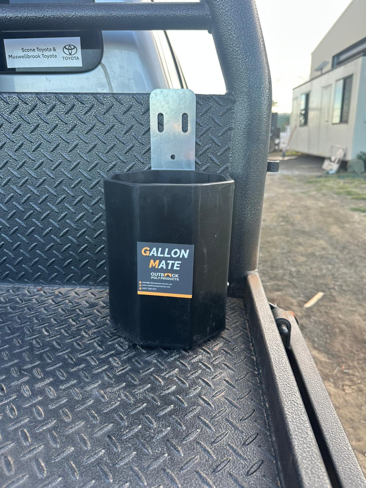 Gallon-Mate